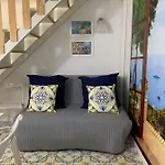 Magiuma House نابولي